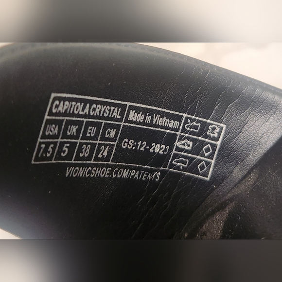 Vionic Black Leather Capitola Crystal Slides Sz 7.5 - Picture 4 of 4